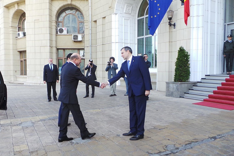 Traian Băsescu, „șocat”: „E o amenințare”