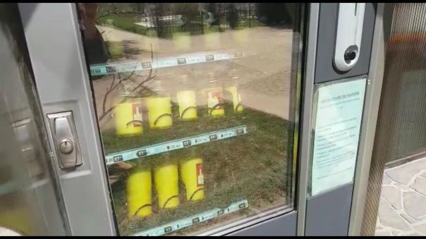 Candele şi tămâie, la tonomat