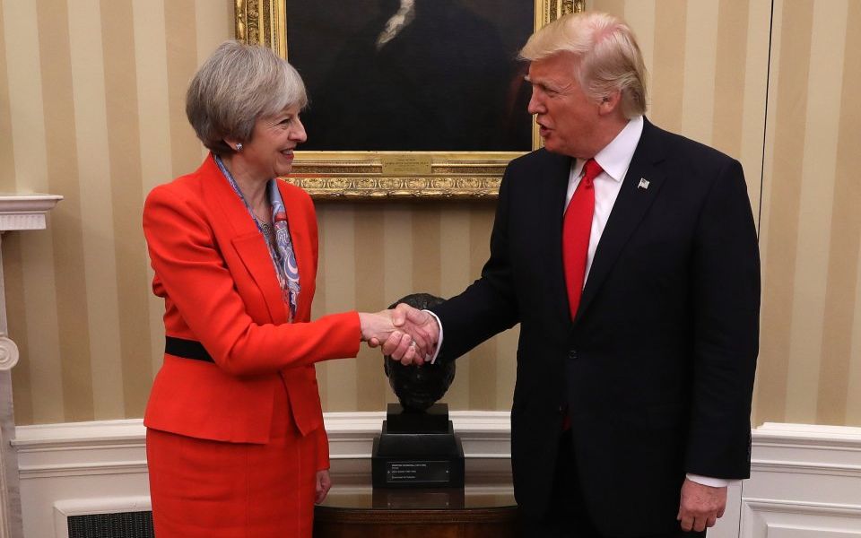 S-a stabilit data la care Trump se va întâlni cu Theresa May