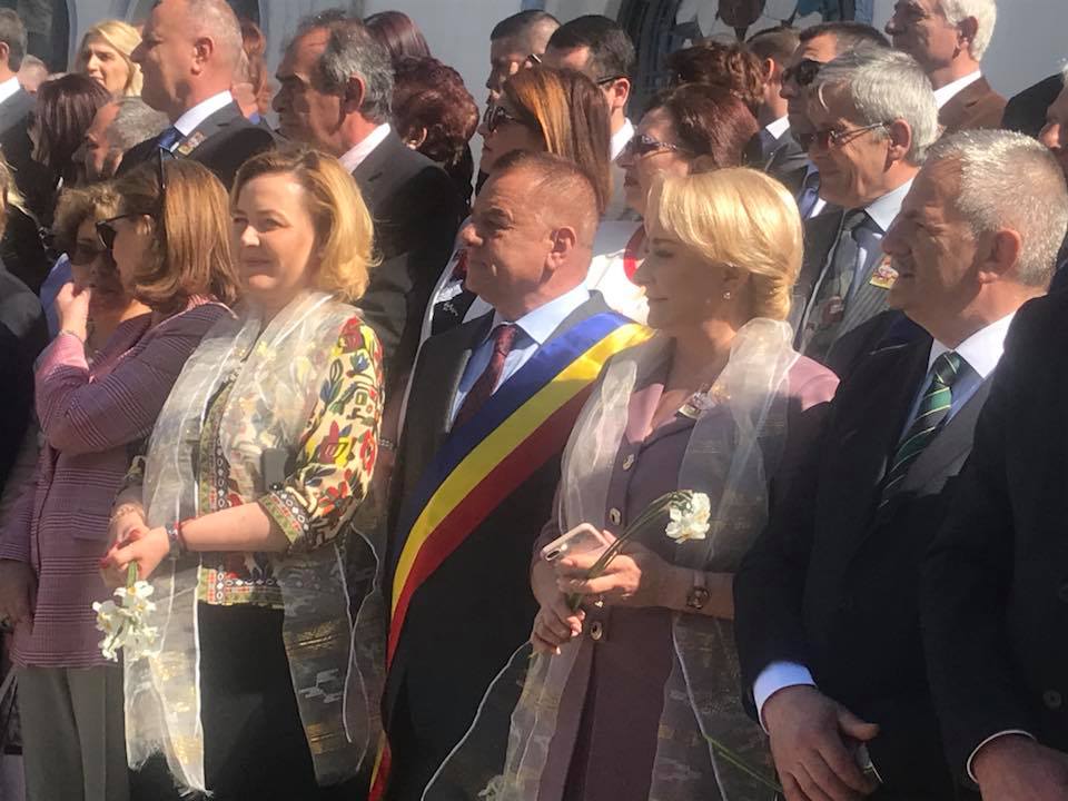 Premierul Dăncilă şi telefonul buclucaş