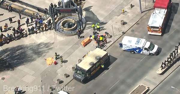 Alertă: Zece morți după ce un vehicul a intrat în pietoni