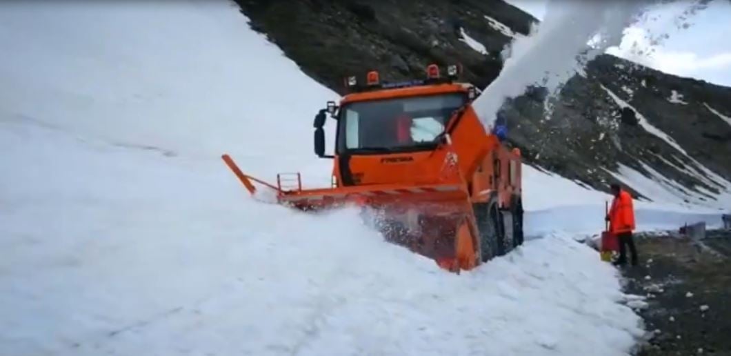 Zăpadă de cinci metri pe Transalpina (VIDEO)