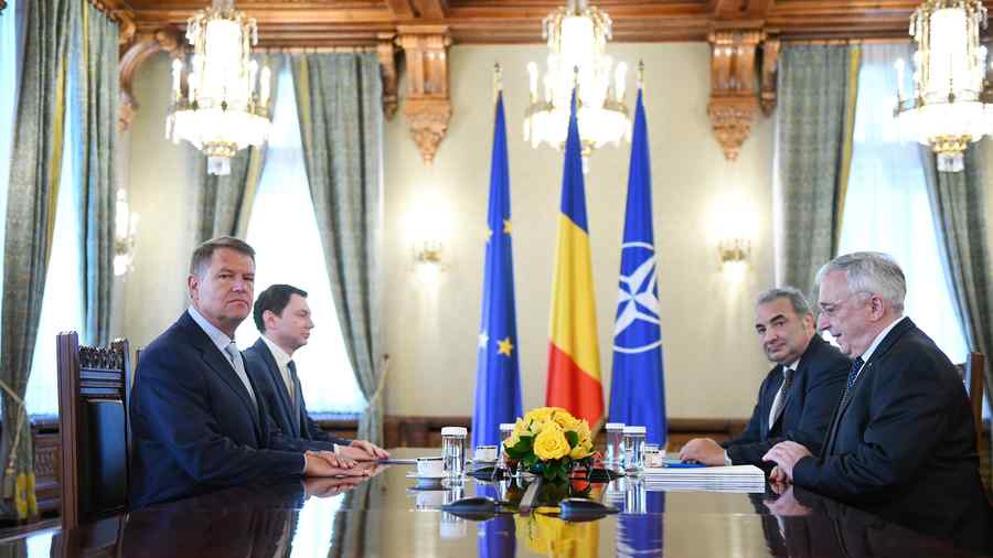 Iohannis, medierea unui conflict inexistent: „Mediezi cu cine şi ce?“