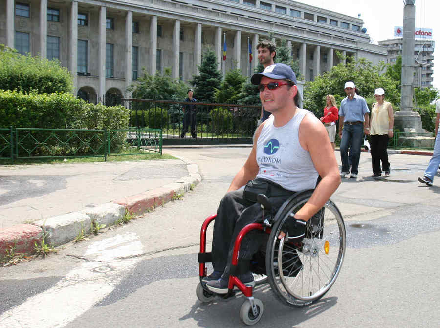 Instituţii de stat fără angajaţi cu handicap