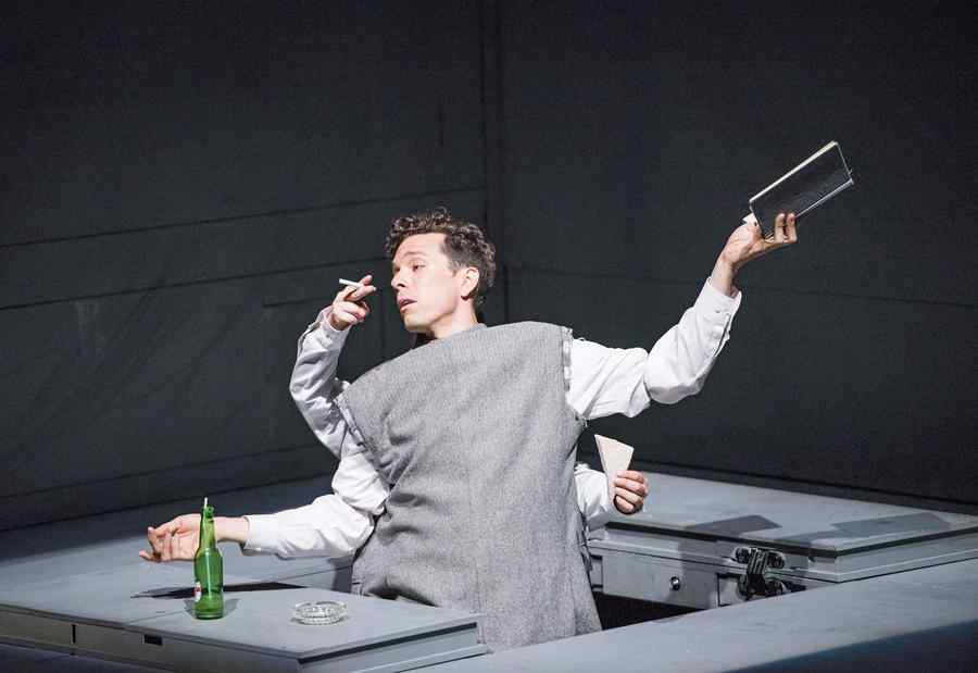Geniul regiei mondiale contemporane, Robert Lepage, prezintă ”Ace și Opiu” la Festivalul Internațional Shakespeare, Craiova