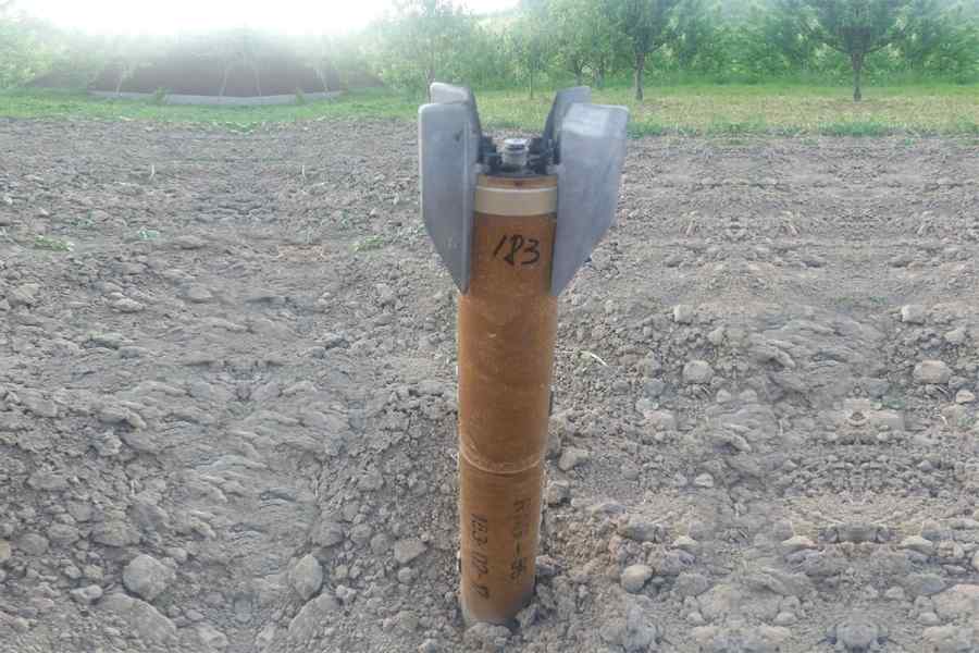 O rachetă antigrindină a căzut într-o grădină