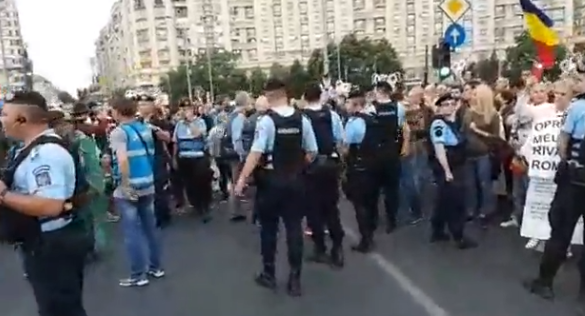 A plouat cu amenzi la protest