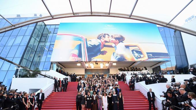 Într-o atmosferă emoţionantă, momente unice în istoria Festivalului de la Cannes