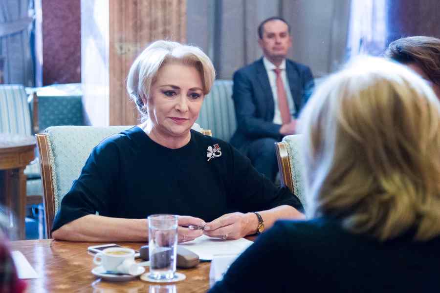 Câte una pentru fiecare! Garantat Dăncilă