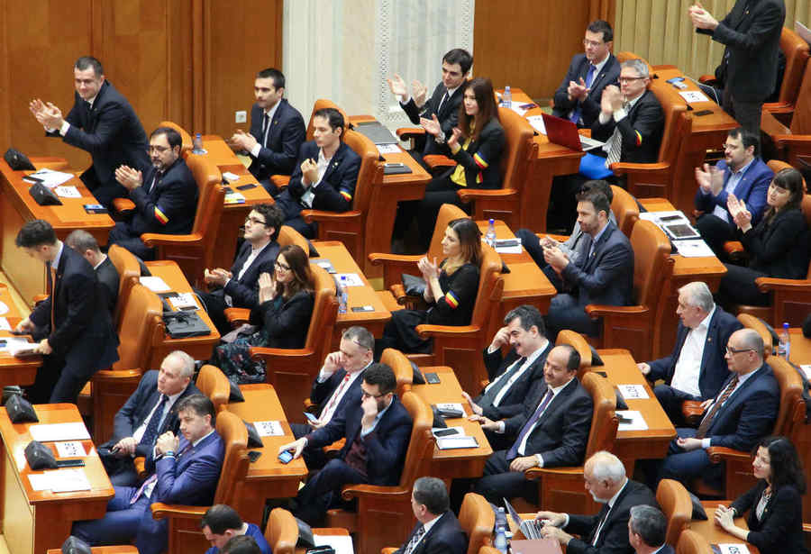 Pensionarii lăsați cu buza umflată