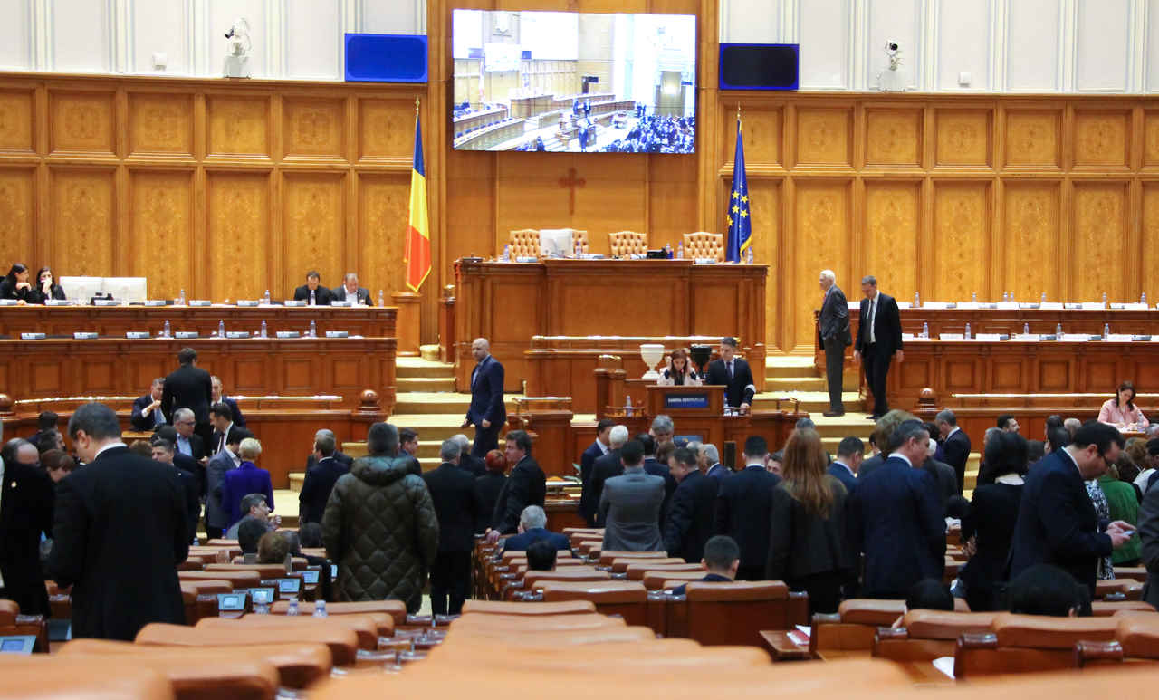 Împreună, dar separat! ALDE a votat alături de opoziţie