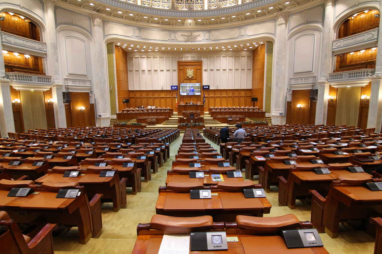 (VIDEO) Undă verde cu scandal pentru prelungirea stării de urgență