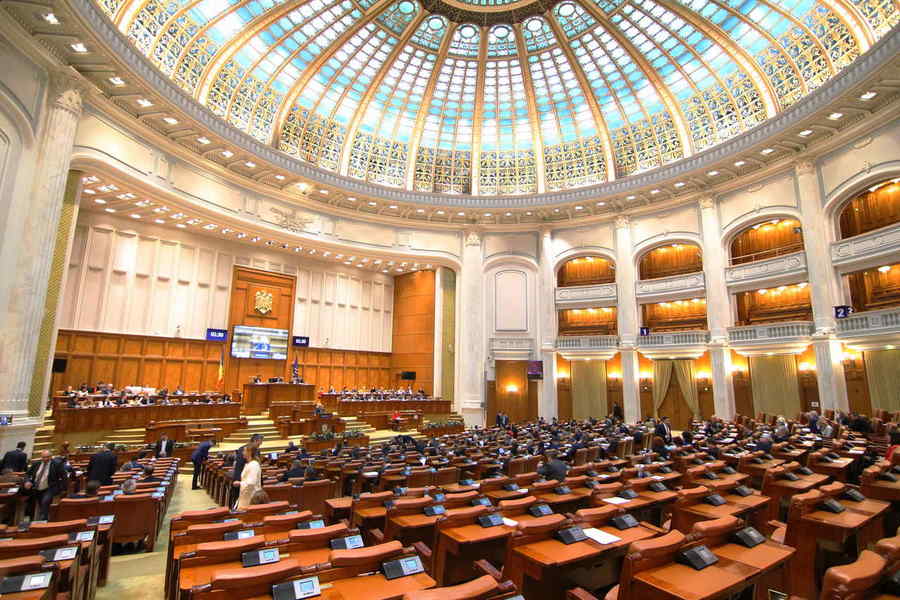 Moțiunea împotriva ministrului Agriculturii, dezbătută în Parlament