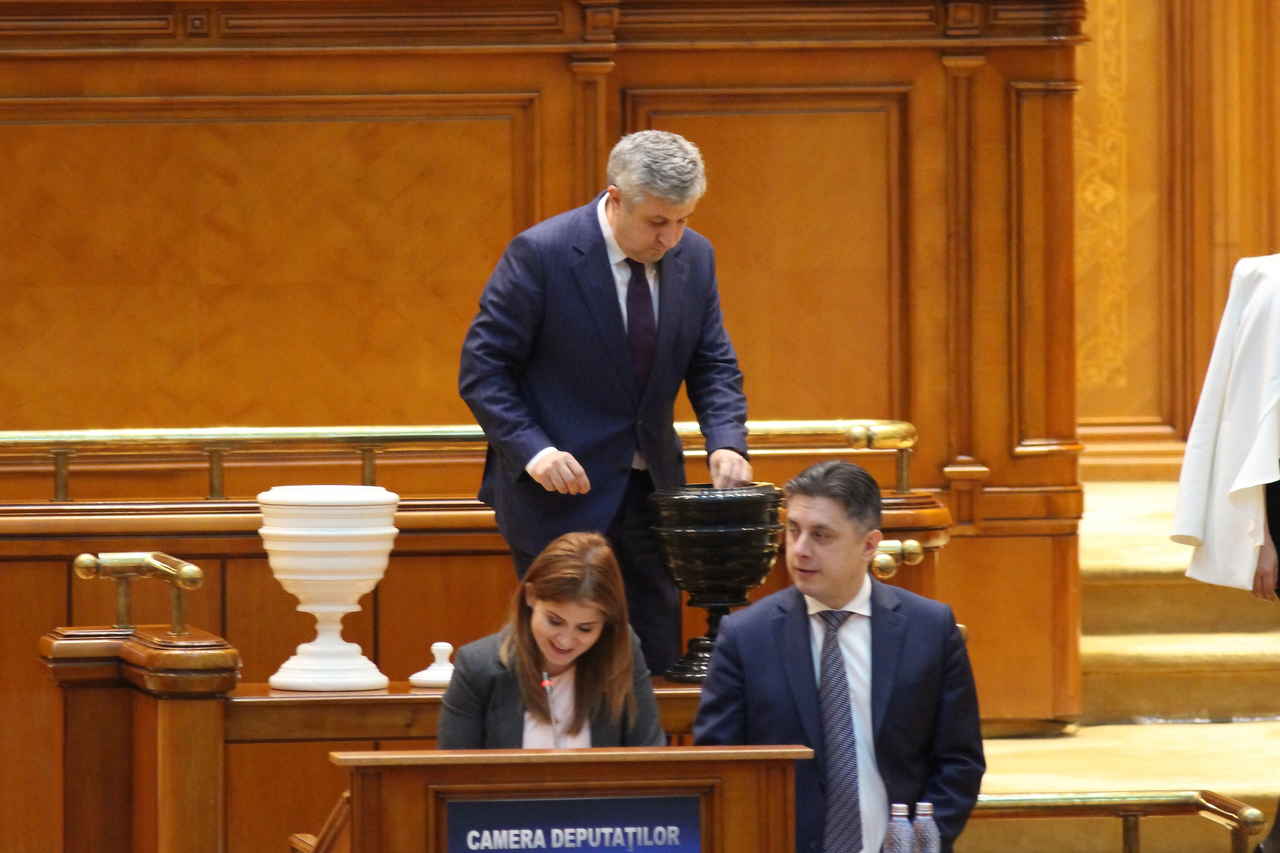 Măsuri excepţionale la învestirea Guvernului