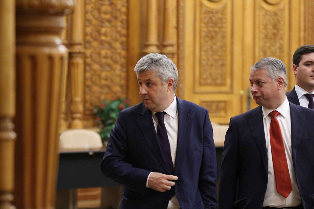 (VIDEO) Abuzul în serviciu, modificat, printre strigături