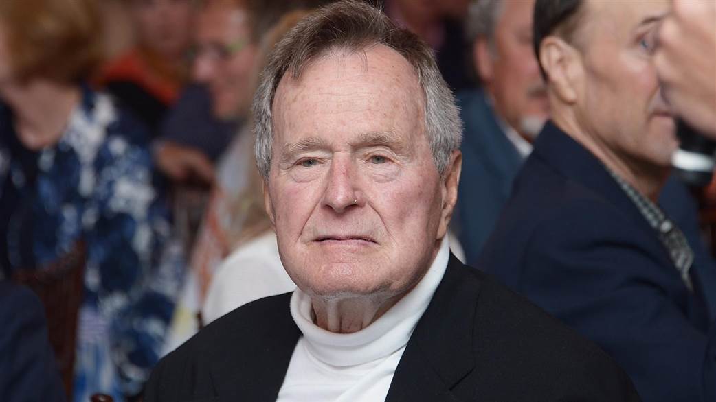 George H.W. Bush, internat din nou