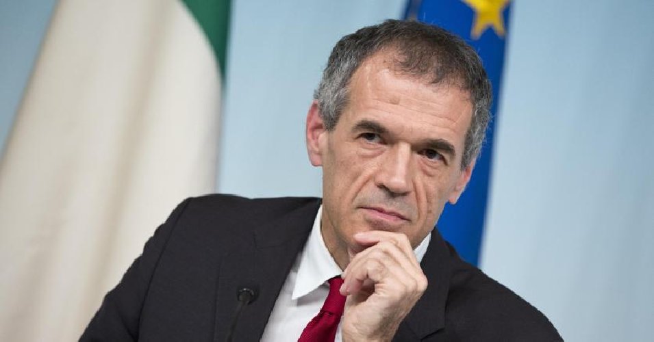 Cottarelli renunță la mandatul de premier al Italiei