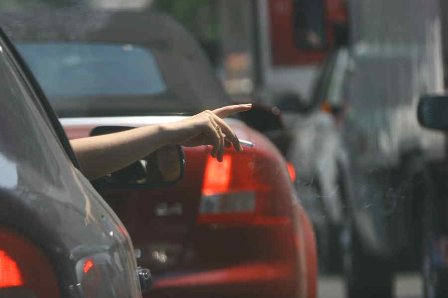 Află răspunsul: Când „trebuie” purtată masca chiar și în mașina personală