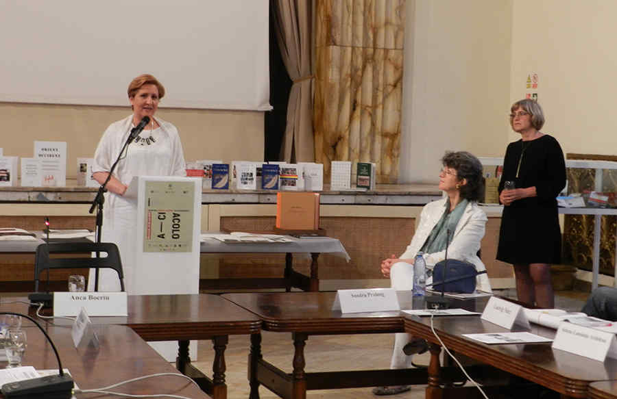 ,,Semn pentru IDENTITATE”, expoziţia de lucrări şi carte-obiect a diasporei româneşti