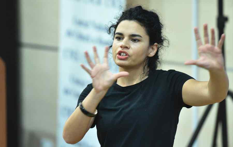 „Toate lucrurile pe care nu le aveam le înlocuiam cu imaginația”