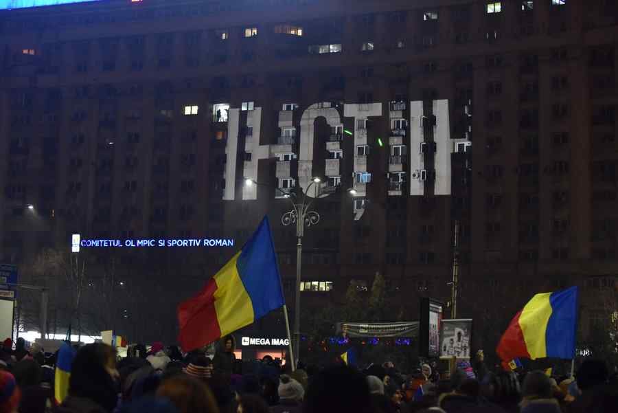 Ofertă națională de proteste: „Cu arma la picior”
