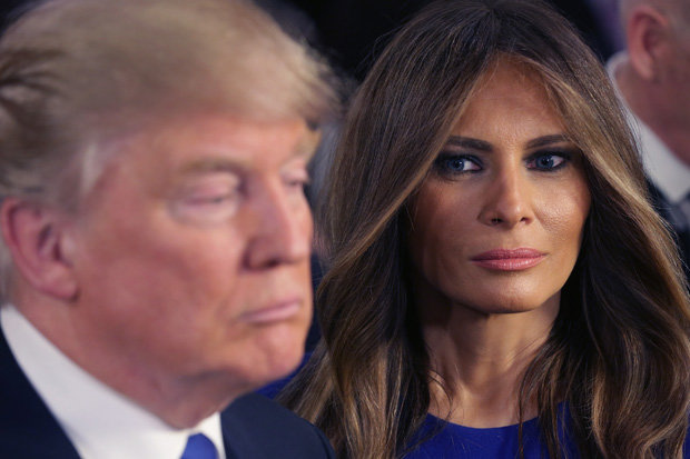 Melania l-a lăsat singur pe Trump: „Este foarte greu pentru ea”