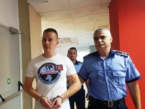 Luare de mită și șantaj-Polițist reținut de DNA