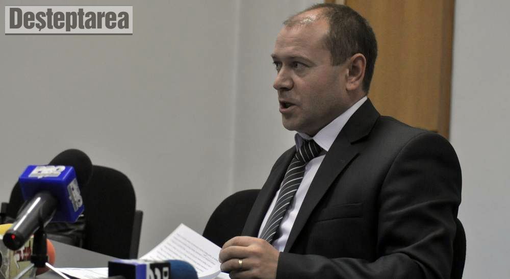 Trai, neneacă! Felix Bănilă, pensionar special la 50 de ani