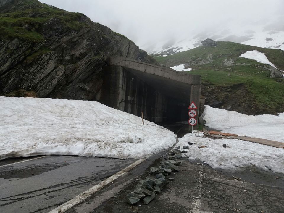 Vara e ca iarna pe Transfăgărăşan