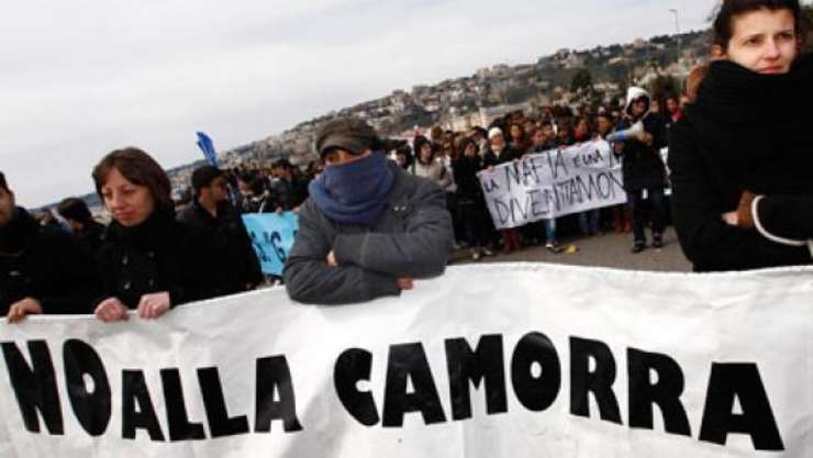 Le Monde: “România – destinație privilegiată pentru mafiile italiene”