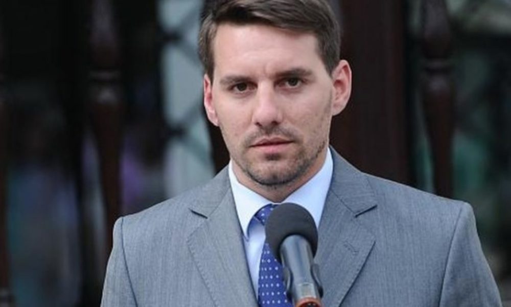 Nepotul Regelui Mihai nu şi-a găsit naşul