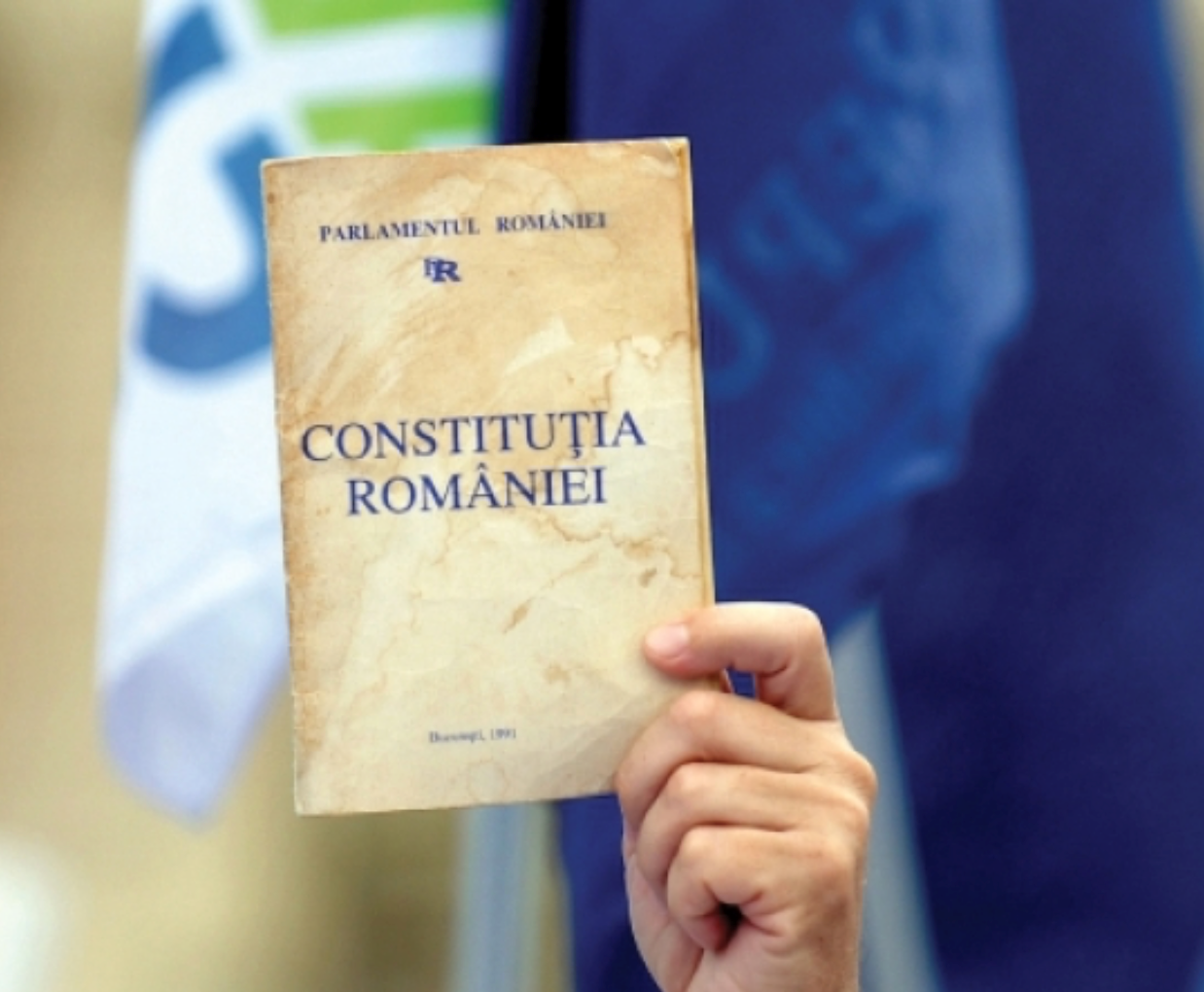 De ce trebuie să scăpăm de republica semiprezidențială?