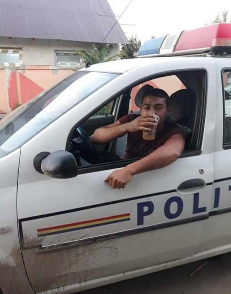 (FOTO) Culmea băutului la volan