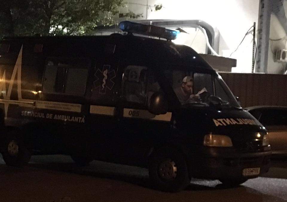 (UPDATE) „Ambulanța neagră” face victime. Precizările Poliției
