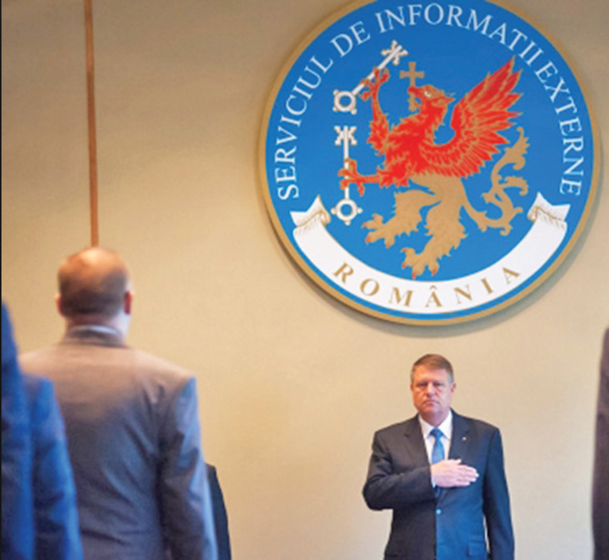 Contele de Cavour îl pândește pe Klaus Iohannis