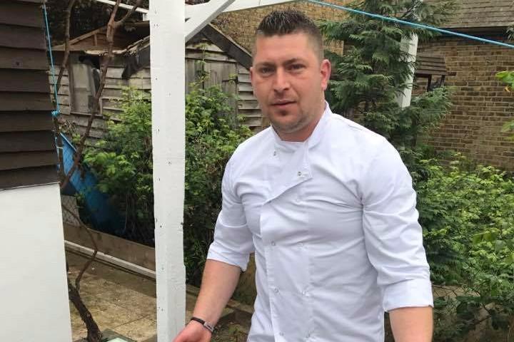 „Eroul cu făcăleţ”, decorat de britanici