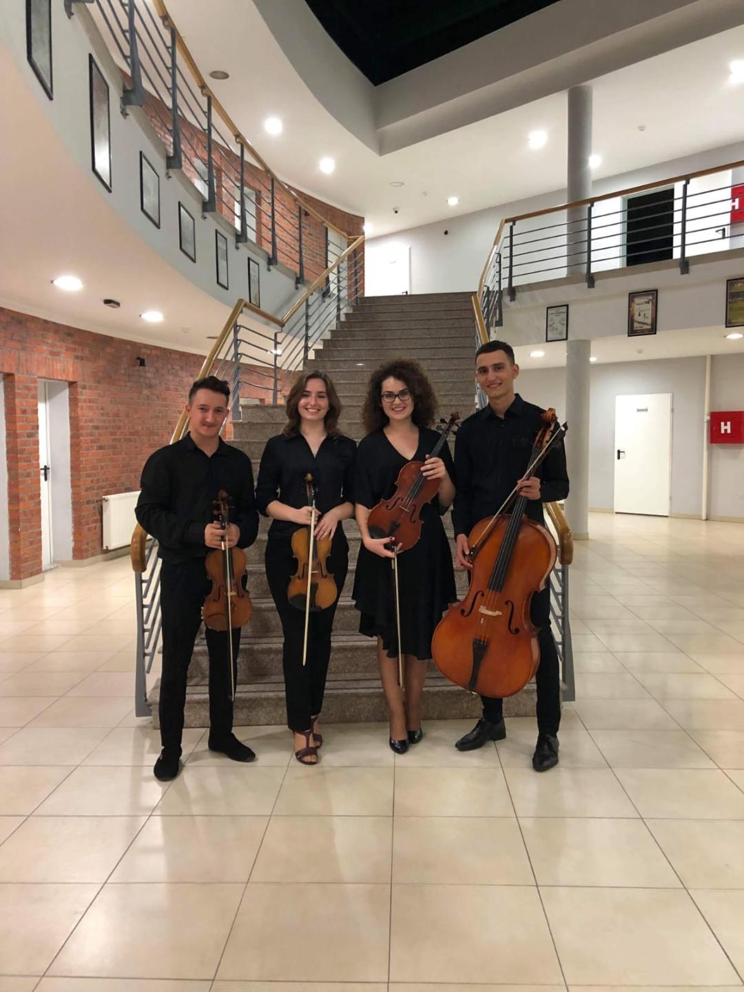 “MUSIC: a Bridge Between People” ajunge la Castelul Peleș