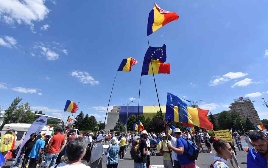 (FOTO) „Oooo.. Ce surpriză” la protest!