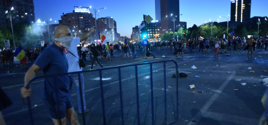 Două arestări în cazul violențelor de la Guvern