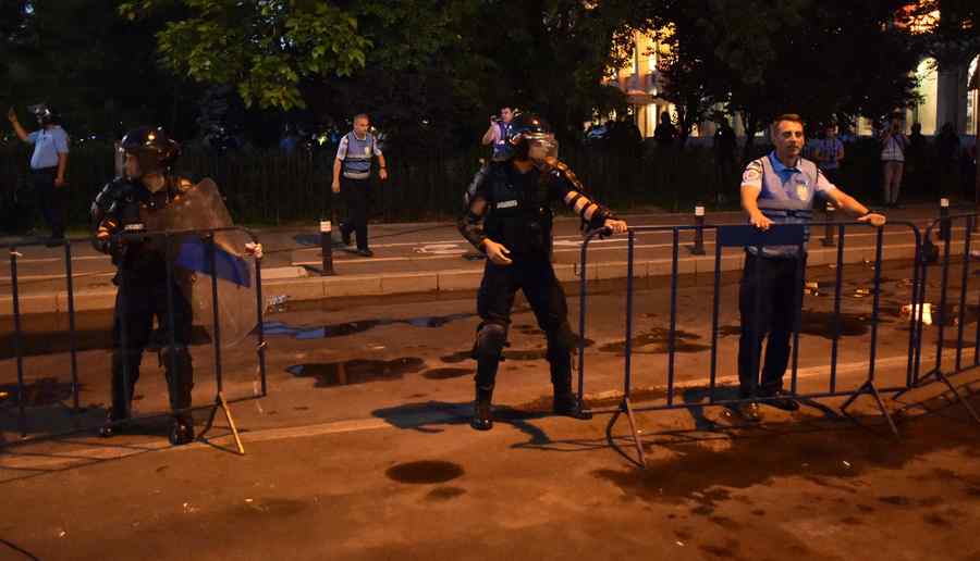 Ordinele date de Prefectul Bucureştiului, la puricat