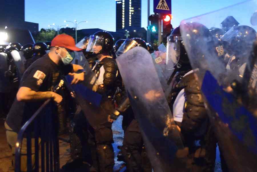 Cât de naivi putem fi?