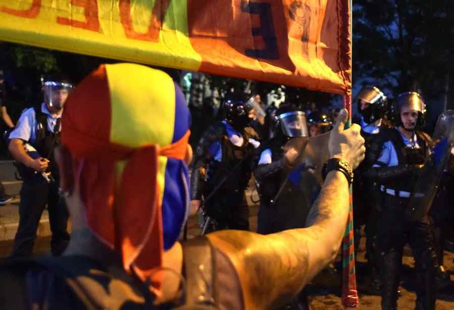 (VIDEO) Jandarmeria, propriul FILM cu agresiunile din Piața Victoriei