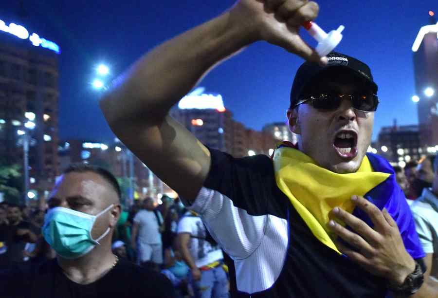 Klaus Iohannis iar dă vina pe Guvern