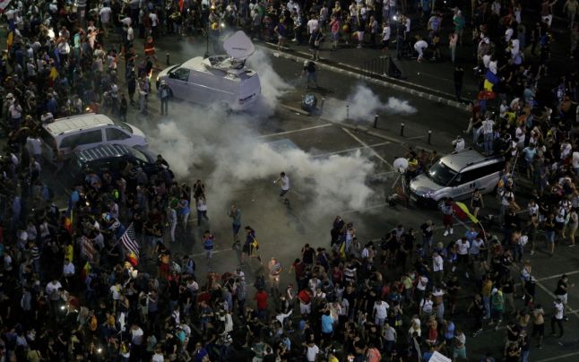 Ce tip de gaz au folosit jandarmii?