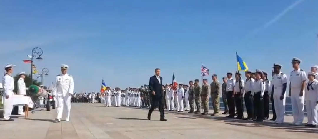 Fluierături la Ziua Marinei