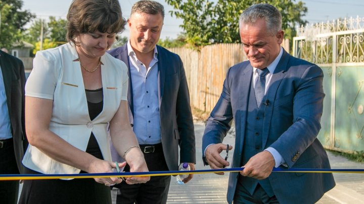 Plahotniuc, laude pe bani românești!