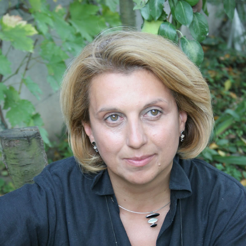 Trofeele Concursului Internațional George Enescu, lucrări de artă unicat, semnate de artistul ceramist Daniela Făiniș 