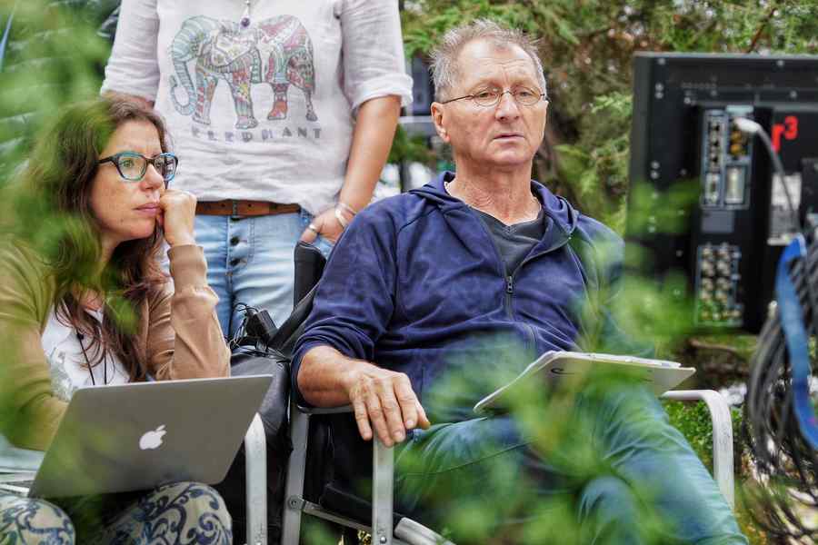 Horațiu Mălăele aduce pe ecrane povestea lui Luca, un tânăr expat în lupta cu destinul