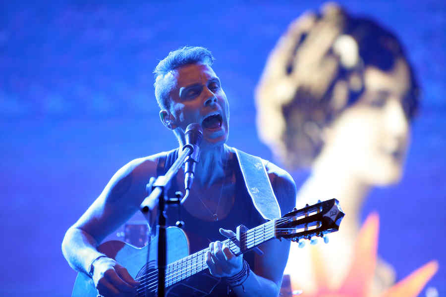 (GALERIE FOTO) Asaf Avidan: „Îmi doresc să petrec mai mult timp în România“