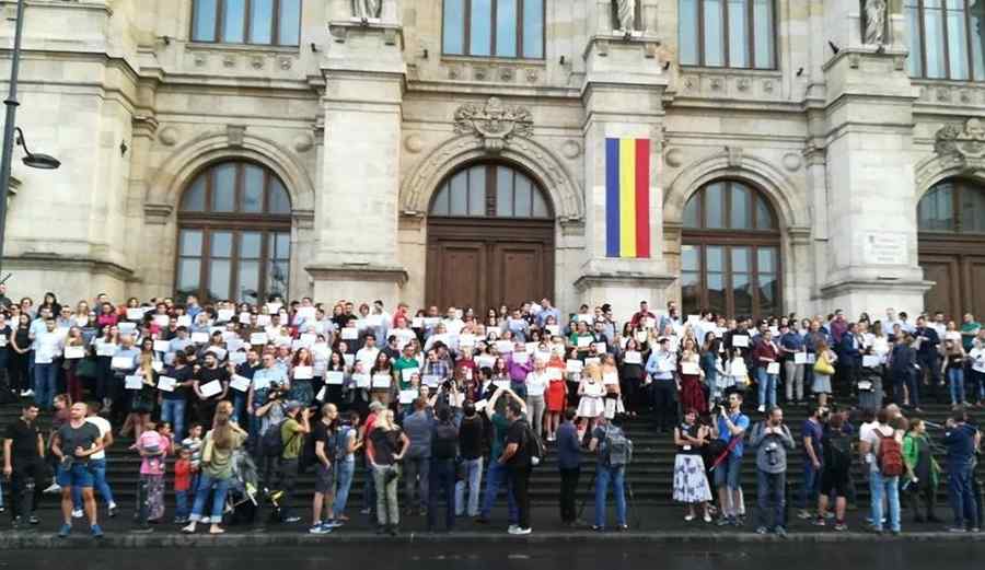 Magistraţii lui Dănileţ şi Bogdan sînt cei care subminează independenţa Justiţiei